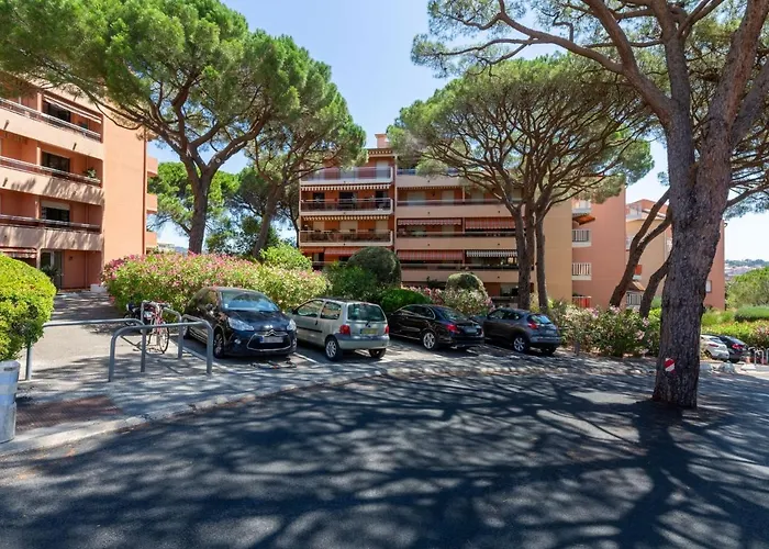 Les Pins Ensoleilles-6 By Interhome